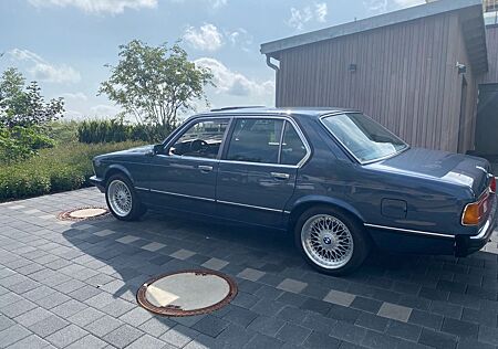 BMW 728 e23