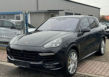 Porsche Cayenne Turbo S SPORT-CHRONO-PLUS