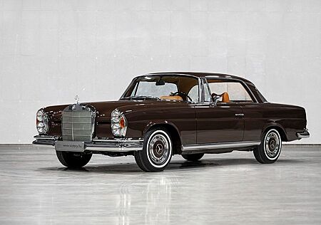 Mercedes-Benz 280 W111 280SE Coupe