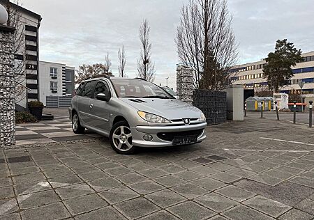 Peugeot 206 Kombi. 1.6l 109 PS TÜV NEU. Klima. Alu.