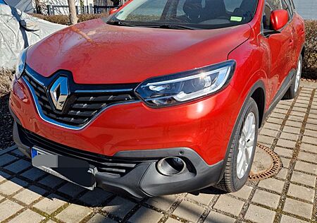 Renault Kadjar TCe Exp. TÜV bis 2028 Reifen Bremsen NEU
