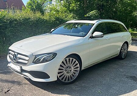 Mercedes-Benz E 220 E 220d T AVANTGARDE Autom. AVANTGARDE
