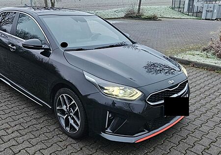 Kia Cee'd / Ceed 1.6 CRDi 48V 100kW GT Line GT Line