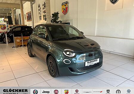 Fiat 500E Giorgio Armani Limousine