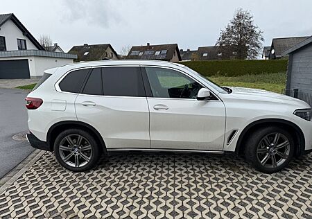 BMW X5 xDrive30d -MHD, AHK, HuD, IAL, Pano, SoftClos