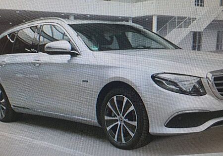 Mercedes-Benz E 300 de T Autom. -