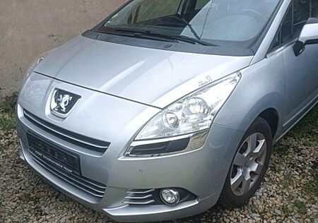 Peugeot 5008 1.6 Tendance 120 VTi Tendance