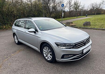 VW Passat Variant Volkswagen Business+SCR+DSG+kamera+H1