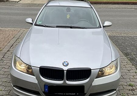 BMW 325i E91 Touring, Automatik, AHK, viele Neuteile