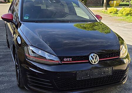 VW Golf Volkswagen 2.0 TSI DSG BMT GTI GTI