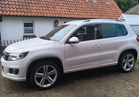 VW Tiguan Volkswagen 2.0 TSI 155kW 4MOTION Sport & Style S...