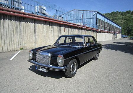 Mercedes-Benz 220 gebraucht kaufen Mercedes-Benz 220 /8 W115
