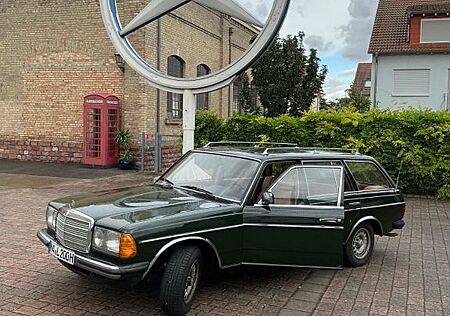 Mercedes-Benz T-Klasse Oldtimer T 123