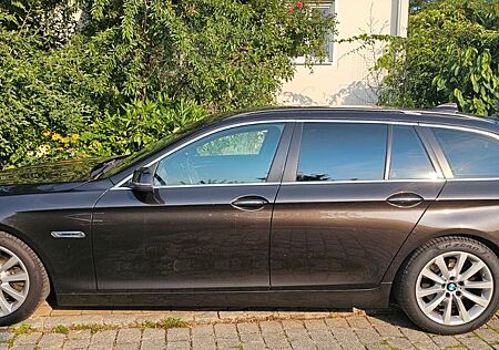 BMW 520d xDrive Touring - Pano Navi-Prof