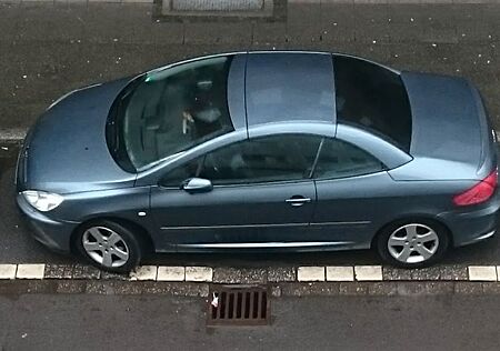 Peugeot 307 CC Vollleder Ausstattung und viele Extras