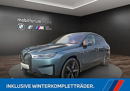 BMW iX xDrive40 AHK Soft Close Panorama Sitzklima