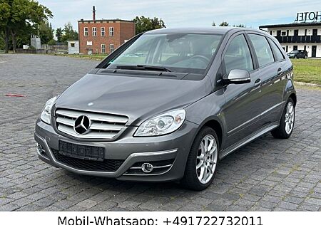 Mercedes-Benz B 180 B-Klasse 180 126Tkm/Navi/PDC/AHK/Teilleder