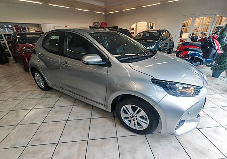 Toyota Yaris 1.5-l-VVT-i Hybrid 116 CVT Business Ed.