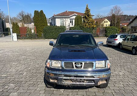 Nissan Navara NP300 Pick-up Double Cab 4X4 2.5*KLIMA*