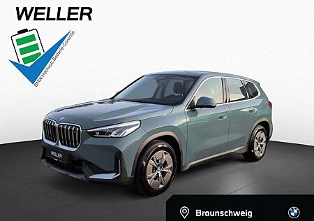 BMW iX1 xDrive30 LED LiveCock+ Kam Adap. M Fahrwerk