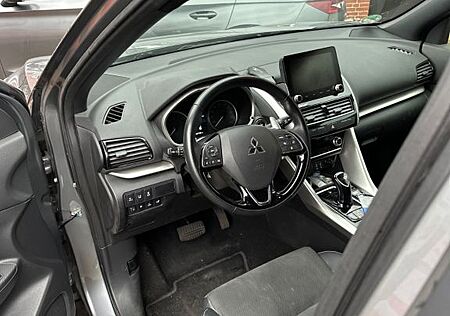 Mitsubishi Eclipse Cross 2.4 PLUG-IN HYBRID 4WD Basis Basis