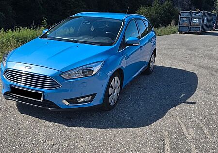Ford Focus Turnier Titanium TÜV bis 08.27
