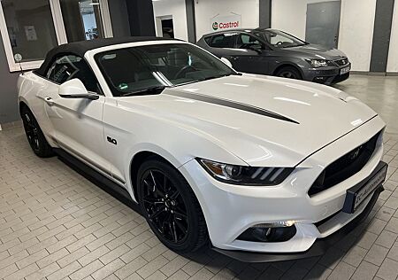 Ford Mustang GT Convertible - 13.200 Km