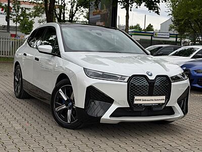 BMW iX xDrive40 Sportpaket Sky-Lounge AHK Laser 360°
