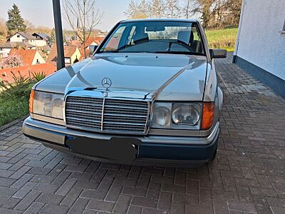 Mercedes-Benz 230E