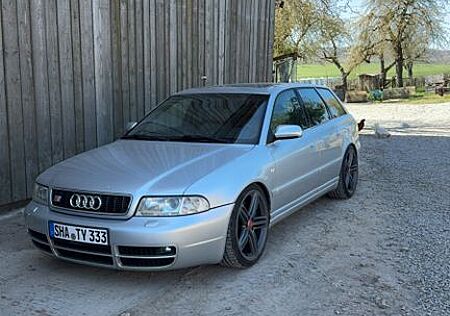 Audi S4 2.7 T quattro Avant