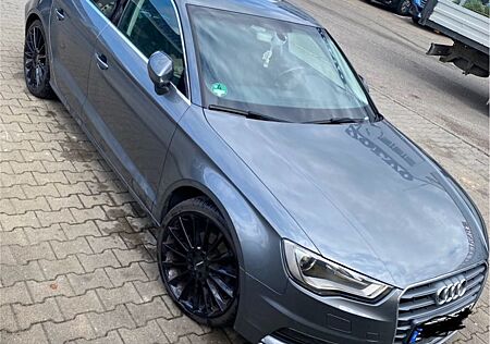 Audi A3 1.4 TFSI cod ultra Ambiente Ambiente