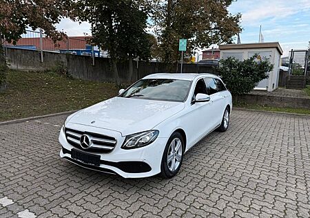 Mercedes-Benz E 220 E 220d T / Kamera/Autom/Standheizung /Ambiente