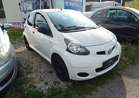 Toyota Aygo (X) Aygo AYGO Basis