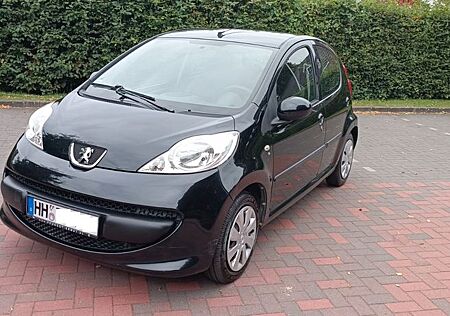 Peugeot 107 VIERTÜRER TÜV 09/27