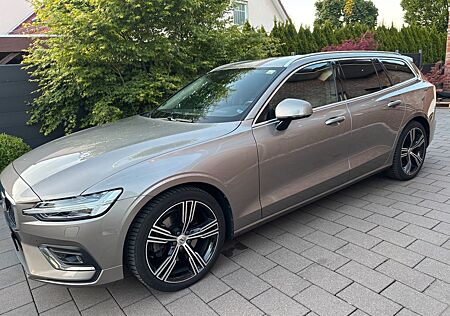 Volvo V60 D4 AWD Geartronic Inscription,AHK,Kam,Memor