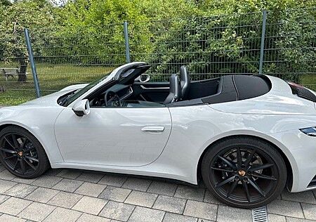 Porsche 992 Carrera Cabriolet Carrera