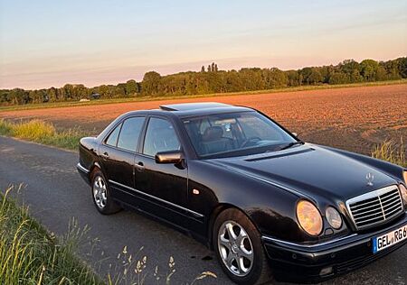 Mercedes-Benz 280 E Klasse W210 Avantgarde