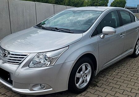 Toyota Avensis 147 PS, wenig Km, sehr gepflegt, zugel.