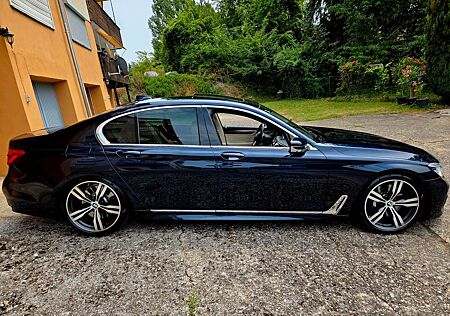 BMW 750i xDrive - M-PAKET 360° KAMERA LASER