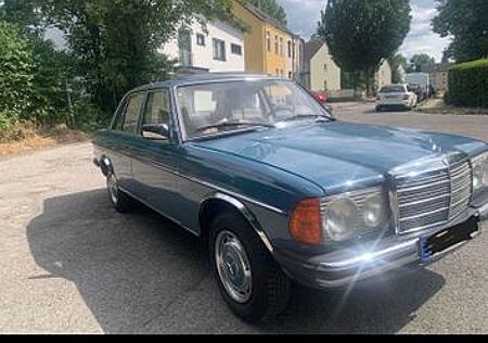 Mercedes-Benz 250 W 123 Mit H Zulassung