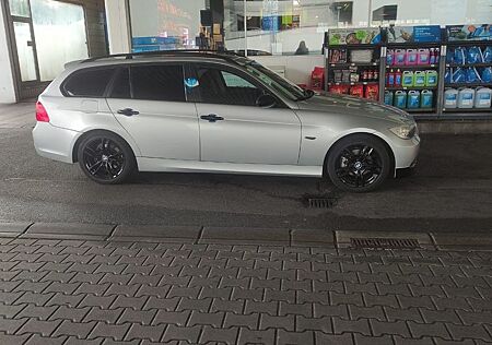 BMW 320i touring -