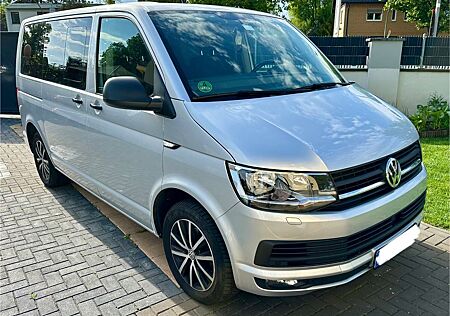 VW T6 Multivan Volkswagen TDI / DSG / 2. Hand/Top Ausstattung