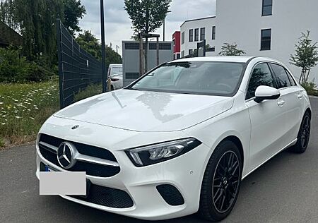 Mercedes-Benz A 200 4MATIC DCT -
