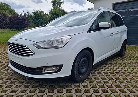 Ford C-Max 2,0TDCi 110kW PowerShift Titanium Titanium