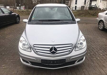 Mercedes-Benz B 180 CDI*Avantgarde*Autom*PDC*SHZ*Temp*TÜV NEU