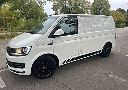 VW T6 Transporter Volkswagen Top Zustand Klima AHK Winterräder