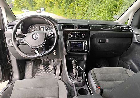 VW Caddy Volkswagen Maxi Highline 2,0 150PS AHK 7-sitzer