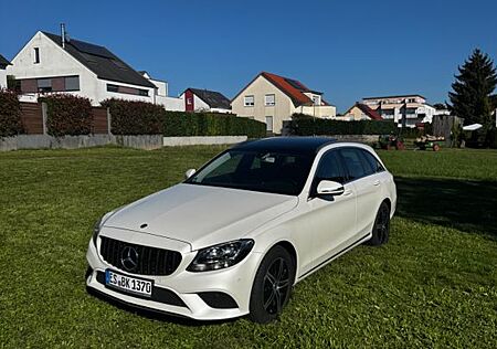 Mercedes-Benz C 200 d | 2.HD | AHK | Pano | Scheckheft