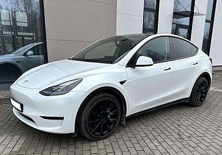 Tesla Model Y Long Range Dual AWD