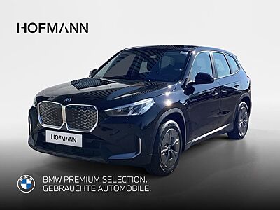 BMW iX1 xDrive30 AHK+LED+Navi+RFK+SHZ+Adapt Fahrwerk